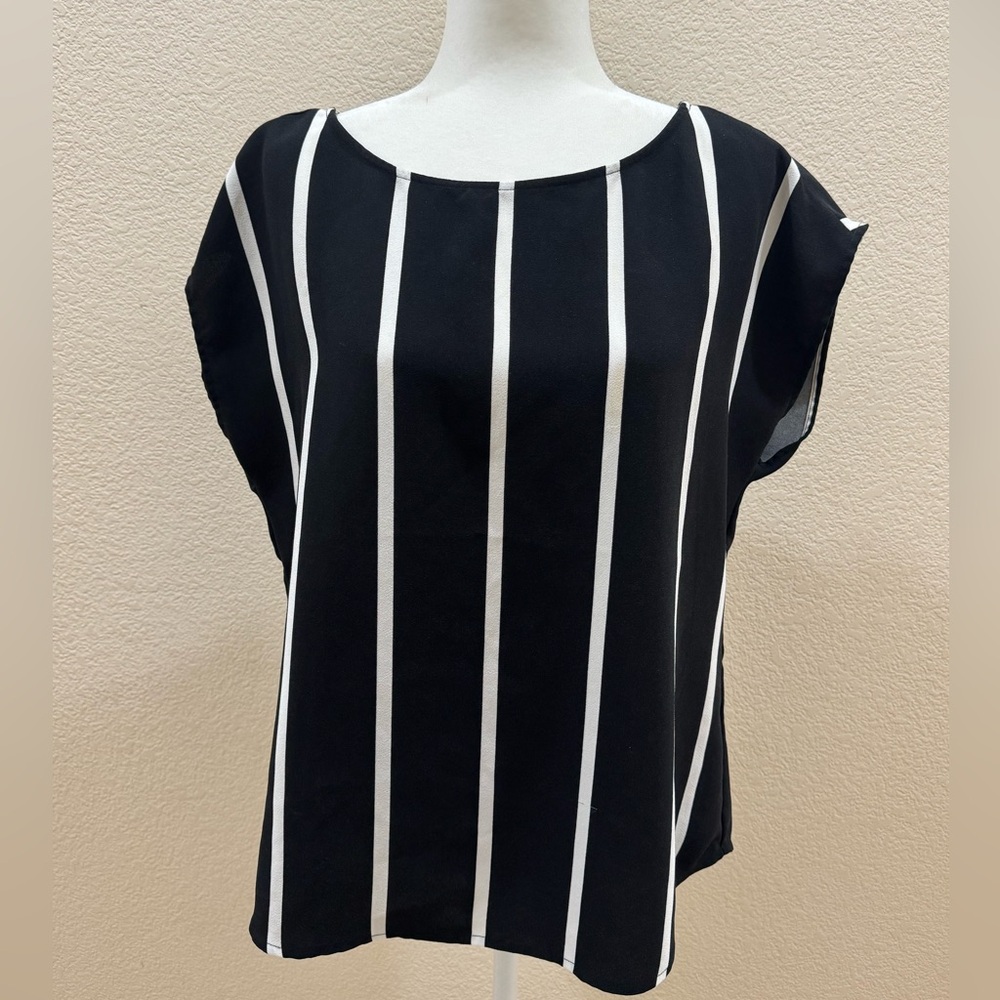 Women’s Banana Republic, blouse, size, medium, black, and white